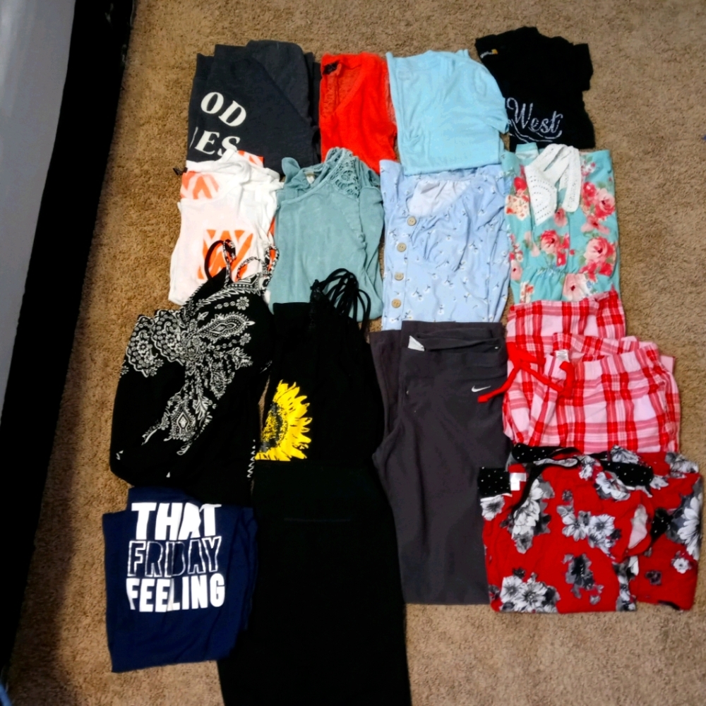 Women's medium lot